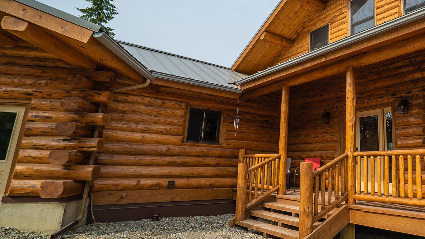 Garages and Barns - Meadowlark Log Homes